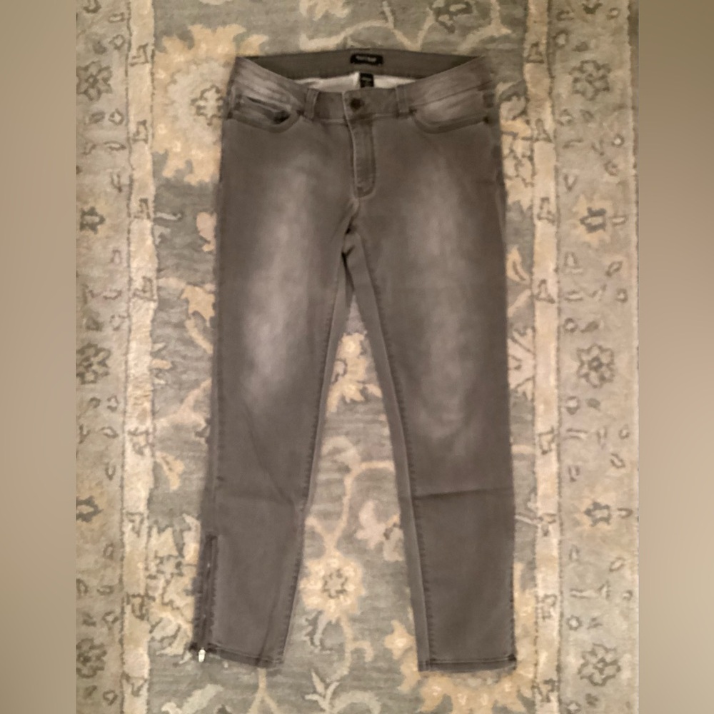White House Black Market “Skimmer” Jeans in Washed Gray.  Women’s Size 8.